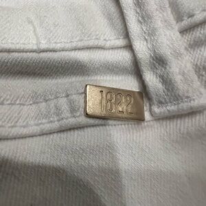 Classic white denim jeans, 1822 Taylor. Size 10.